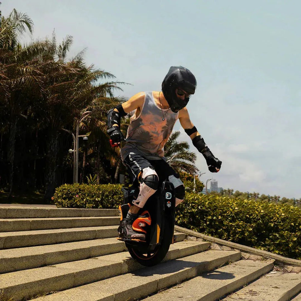 InMotion P6 Electric Unicycle Cockpit Display and Controls